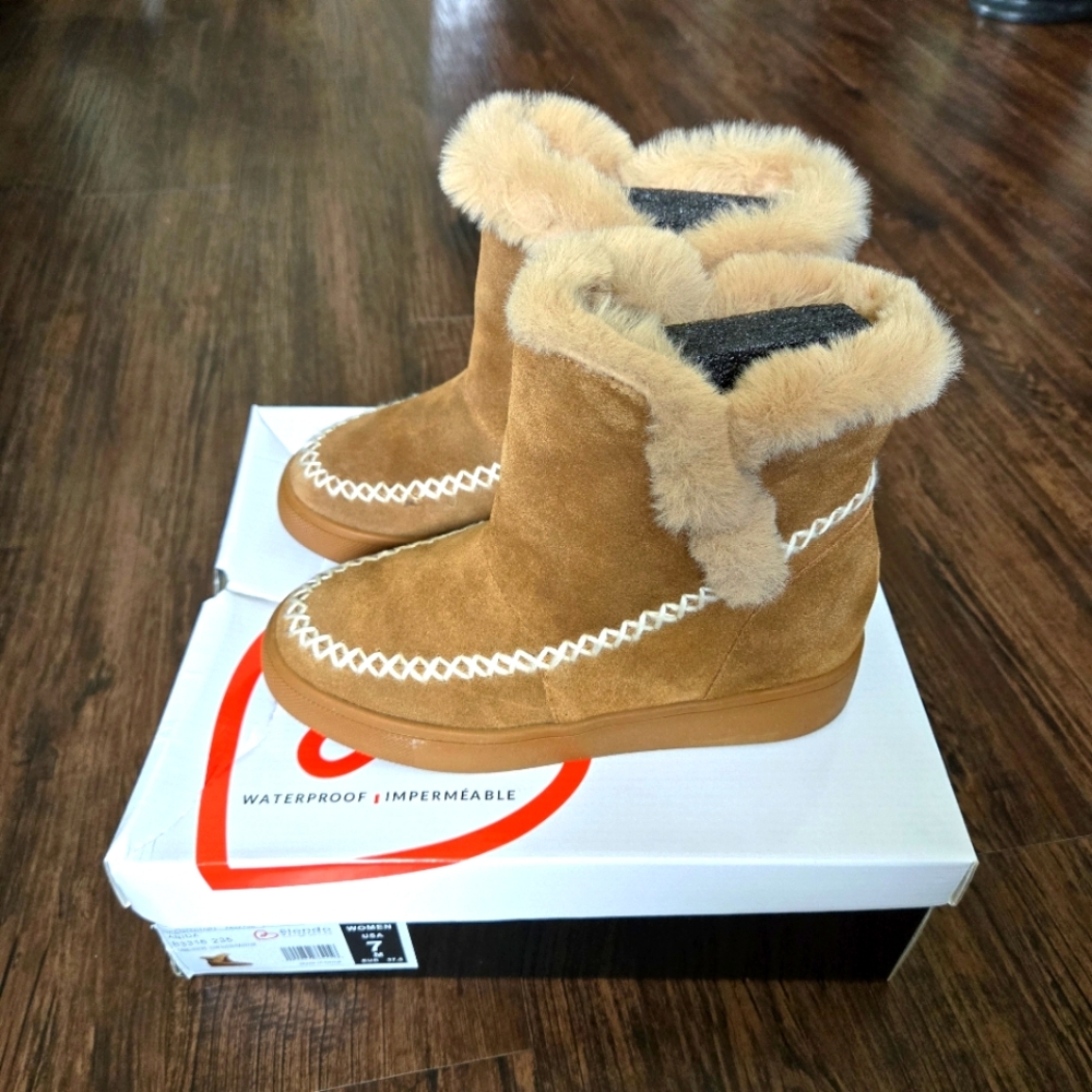 NIB Blondo Anida waterproof wedge boots